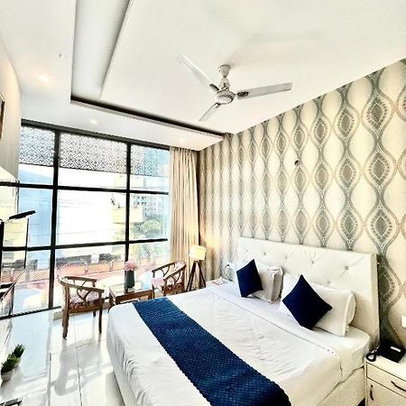 Hotel Hollywood Zirakpur Exterior photo