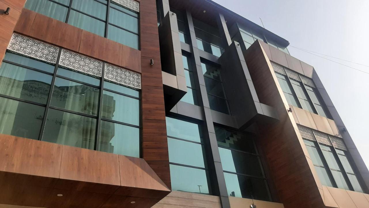 Hotel Hollywood Zirakpur Exterior photo