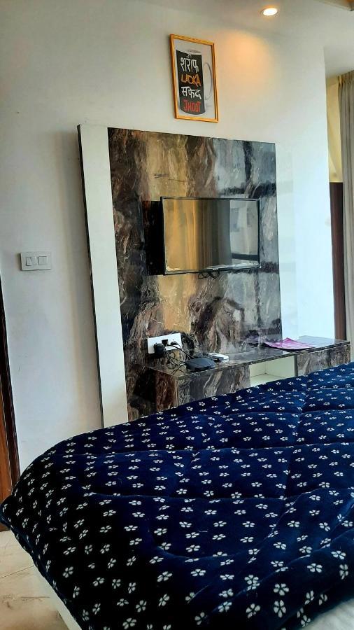 Hotel Hollywood Zirakpur Exterior photo