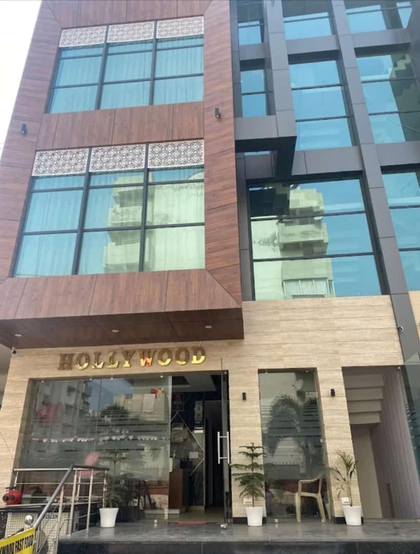 Hotel Hollywood Zirakpur Exterior photo